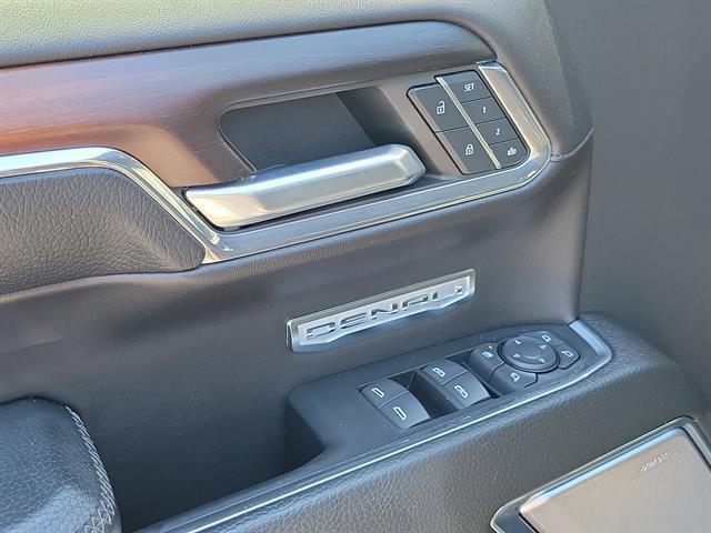 Photo of 2024 Onyx Black GMC Sierra 1500