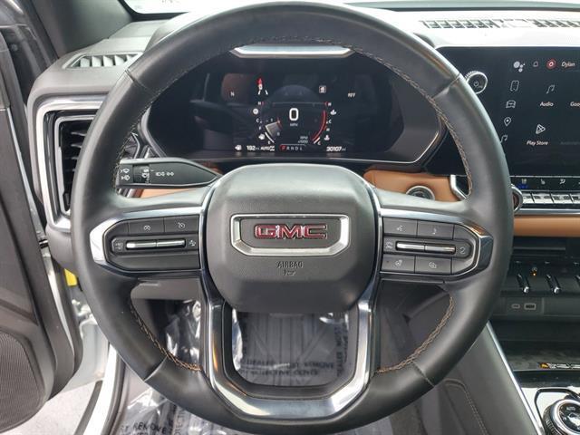 Photo of 2023 Summit White GMC Canyon