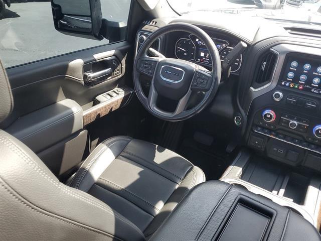Photo of 2022 Onyx Black GMC Sierra 2500