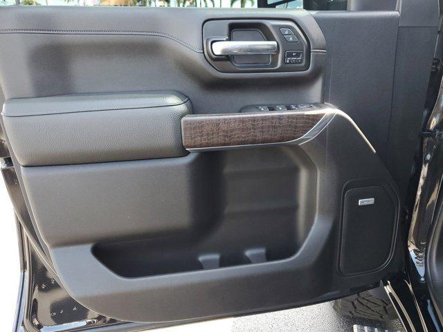 Photo of 2022 Onyx Black GMC Sierra 2500