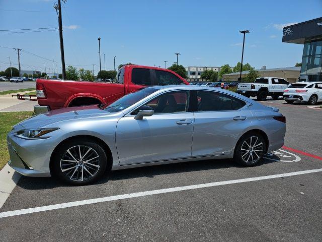 2022 Lexus Es 300h
