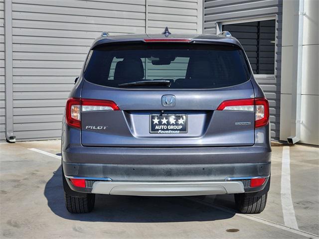 Photo of 2019 Modern Steel Metallic Honda Pilot