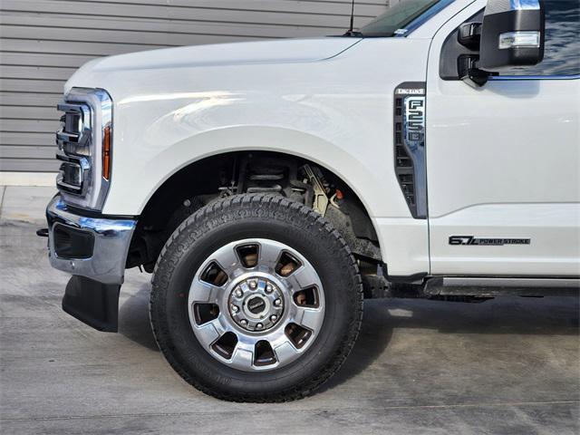 Photo of 2025 White Metallic Ford F-250