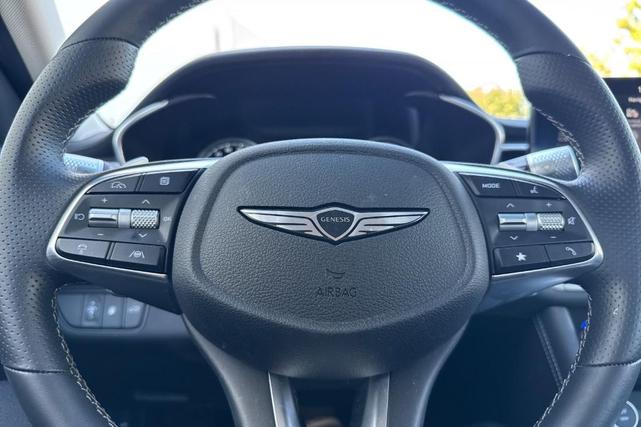Photo of 2025 White Genesis G70