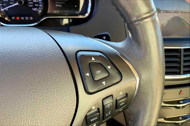 Photo of 2015 WHITE PLATINUM MET TRI-COAT Lincoln MKT