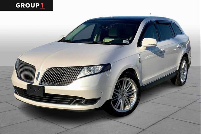 Photo of 2015 WHITE PLATINUM MET TRI-COAT Lincoln MKT