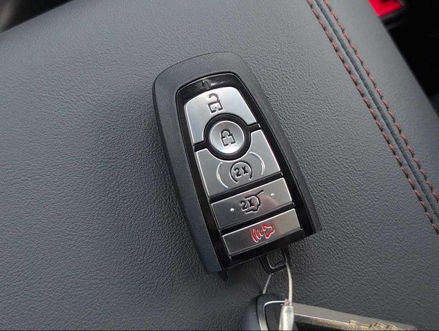 Photo of 2025 VAPOR BLUE Ford Explorer