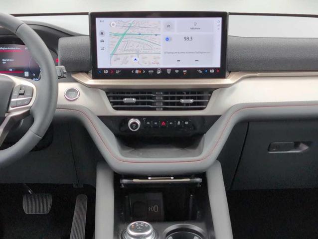 Photo of 2025 STAR WHITE MET TRI-COAT Ford Explorer