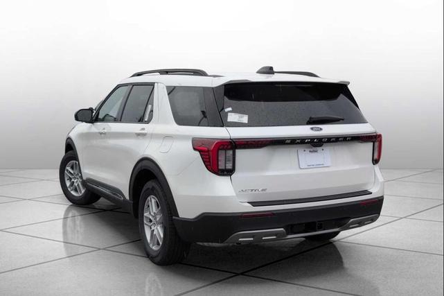 Photo of 2025 STAR WHITE MET TRI-COAT Ford Explorer