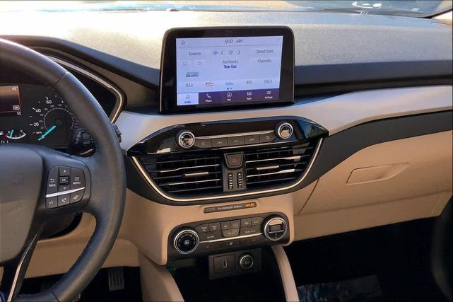 Photo of 2020 VELOCITY BLUE METALLIC Ford Escape