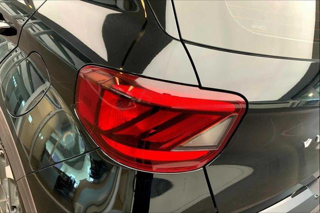 Photo of 2023 Black Noir Pearl Hyundai VENUE