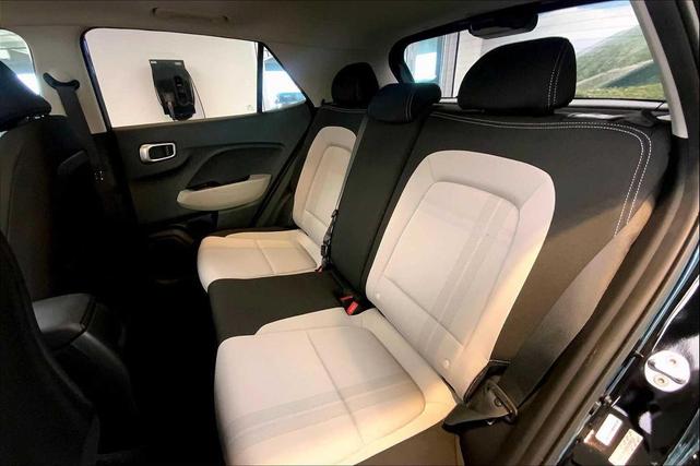 Photo of 2023 Black Noir Pearl Hyundai VENUE
