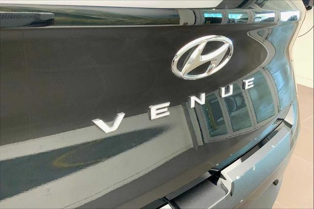 Photo of 2023 Black Noir Pearl Hyundai VENUE