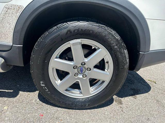 Photo of 2007 Ice White Volvo XC90