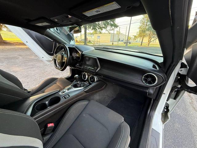 Photo of 2016 Summit White Chevrolet Camaro