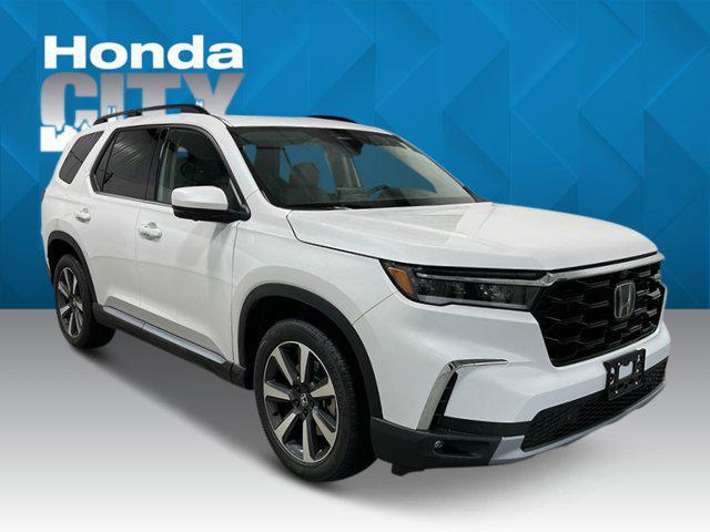 Photo of 2025 Platinum White Pearl Honda Pilot