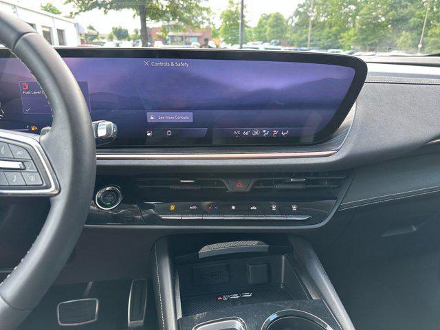 Photo of 2024 Summit White Buick Envision
