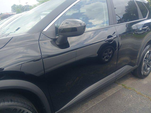Photo of 2024 Super Black Nissan Rogue