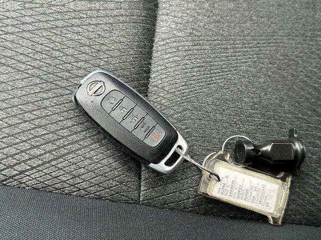 Photo of 2024 Super Black Nissan Rogue