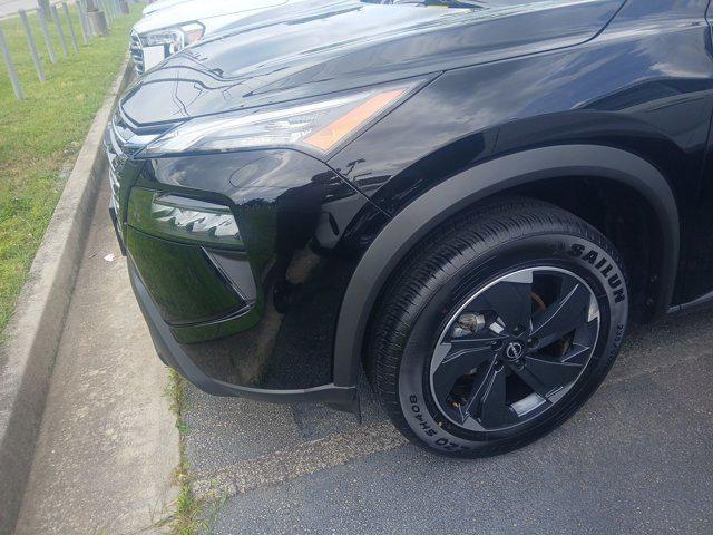 Photo of 2024 Super Black Nissan Rogue
