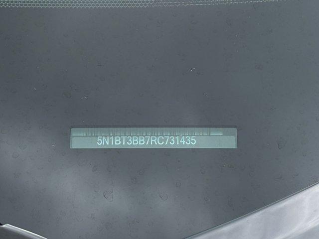 Photo of 2024 Super Black Nissan Rogue