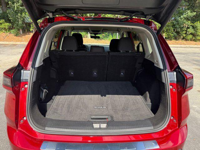 Photo of 2024 Scarlet Ember Tintcoat Nissan Rogue