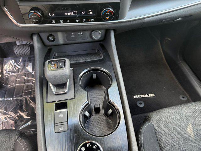 Photo of 2024 Scarlet Ember Tintcoat Nissan Rogue