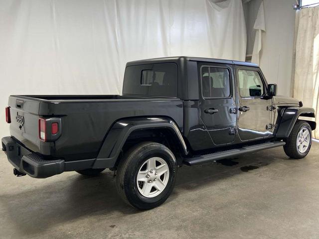Photo of 2023 Black Clearcoat Jeep Gladiator