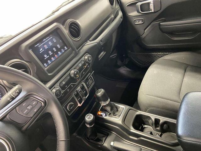 Photo of 2023 Black Clearcoat Jeep Gladiator