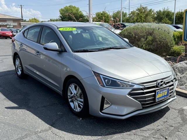 Photo of 2020 Stellar Silver Hyundai ELANTRA