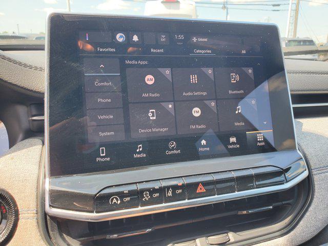 Photo of 2023 Diamond Black Crystal Pearlcoat Jeep Compass