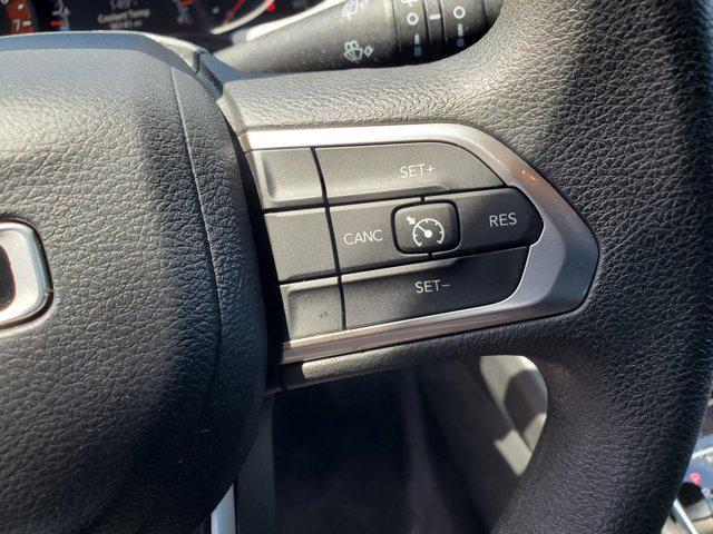 Photo of 2023 Diamond Black Crystal Pearlcoat Jeep Compass