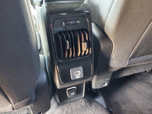 Photo of 2023 Diamond Black Crystal Pearlcoat Jeep Compass