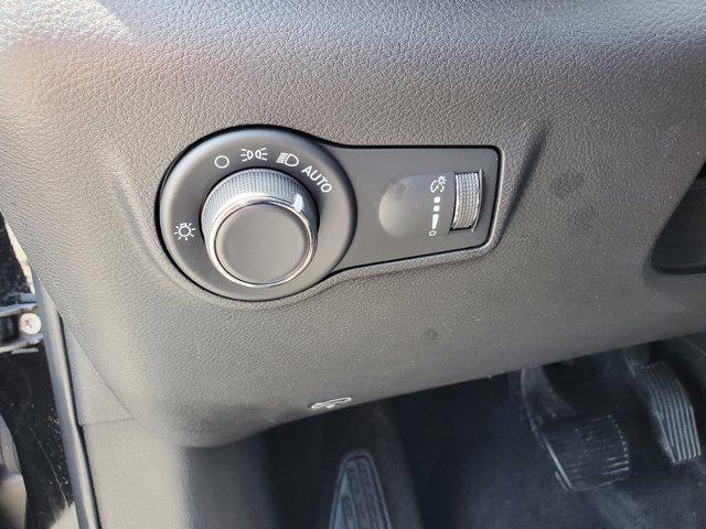 Photo of 2023 Diamond Black Crystal Pearlcoat Jeep Compass