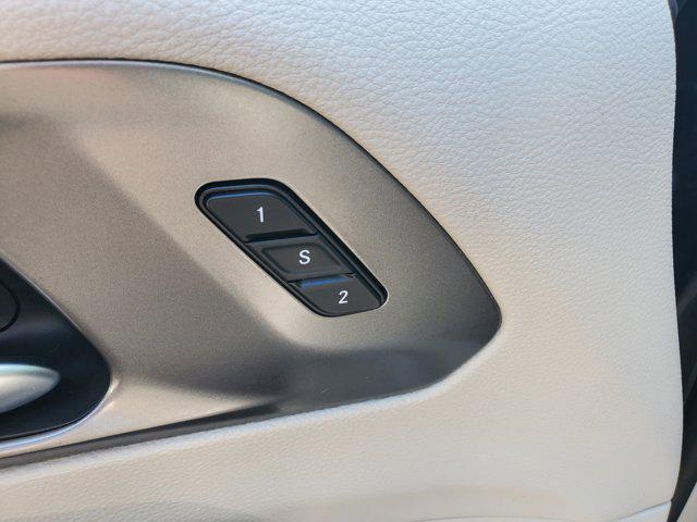 Photo of 2023 Granite Crystal Metallic Clearcoat Chrysler Pacifica