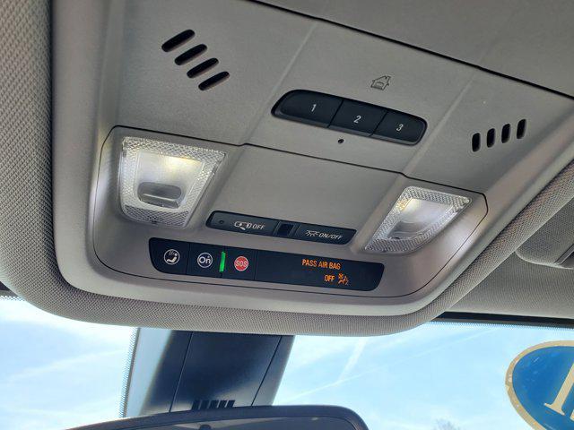 Photo of 2021 Summit White GMC Acadia