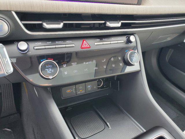 Photo of 2025 Abyss Black Hyundai SONATA Hybrid