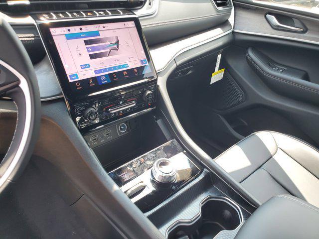 Photo of 2025 Baltic Gray Metallic Clearcoat Jeep Grand Cherokee L