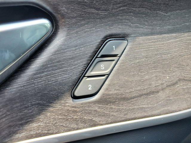 Photo of 2025 Baltic Gray Metallic Clearcoat Jeep Grand Cherokee L