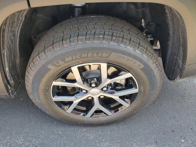 Photo of 2025 Baltic Gray Metallic Clearcoat Jeep Grand Cherokee L