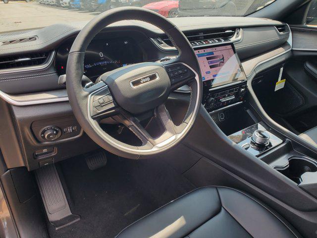 Photo of 2025 Baltic Gray Metallic Clearcoat Jeep Grand Cherokee L