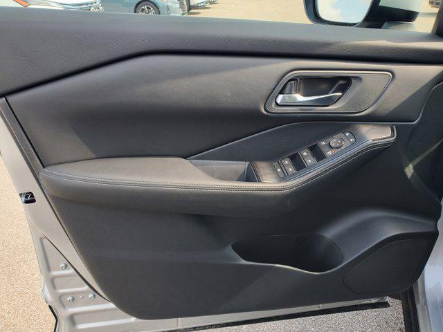 Photo of 2025 Brilliant Silver Metallic Nissan Rogue
