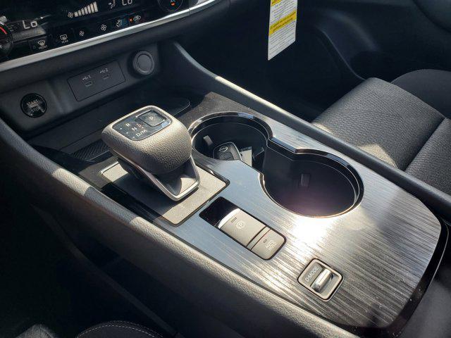 Photo of 2025 Brilliant Silver Metallic Nissan Rogue