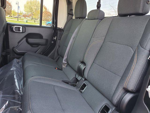 Photo of 2025 Black Clearcoat Jeep Gladiator