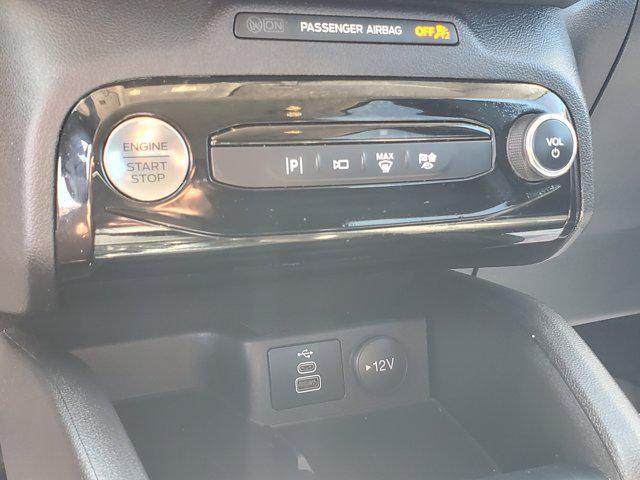 Photo of 2024 Silver Metallic Ford Escape