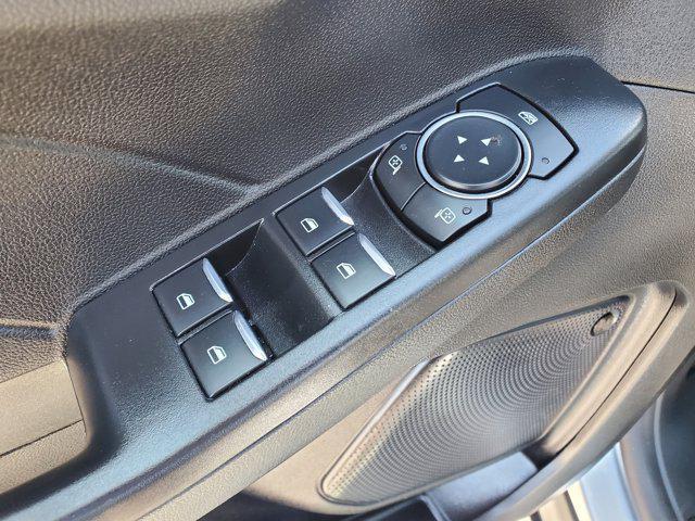 Photo of 2024 Silver Metallic Ford Escape