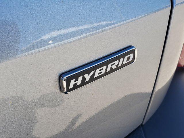 Photo of 2024 Silver Metallic Ford Escape