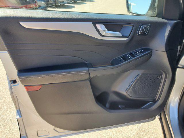 Photo of 2024 Silver Metallic Ford Escape