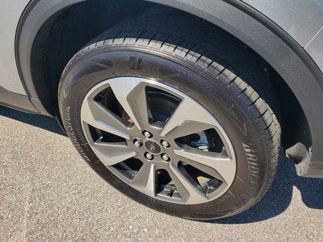 Photo of 2024 Silver Metallic Ford Escape