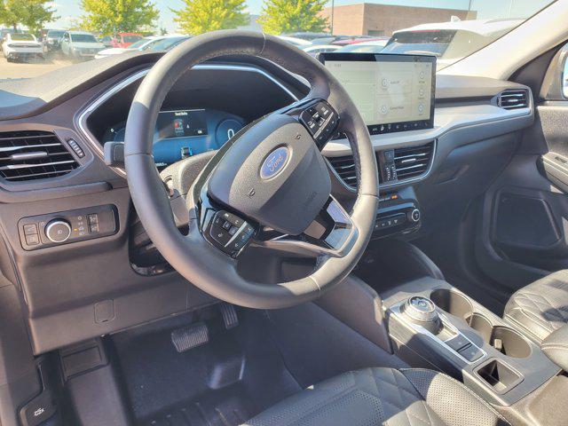 Photo of 2024 Silver Metallic Ford Escape